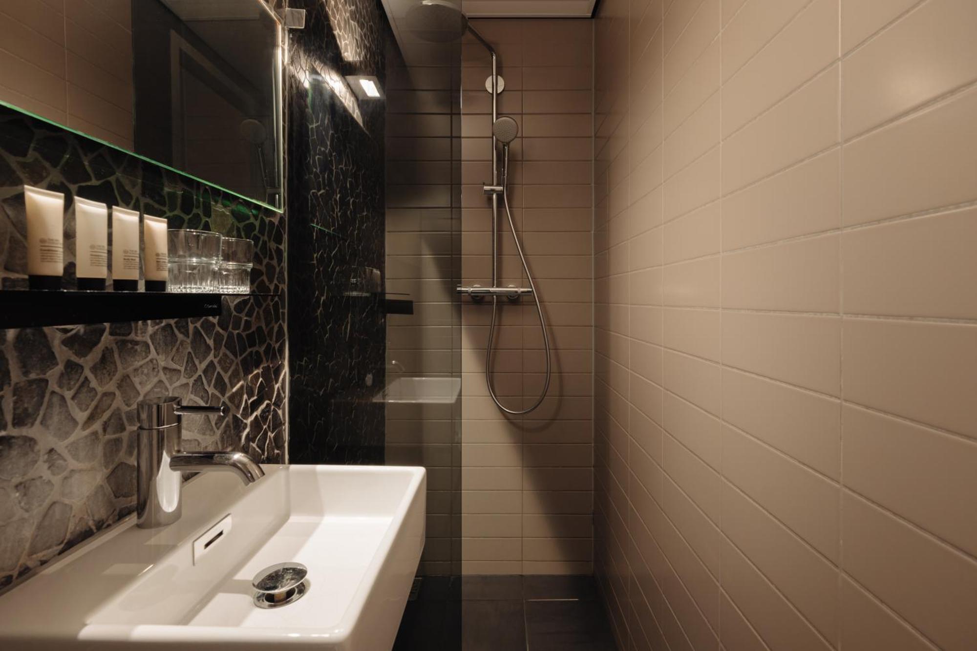 Hotel V Frederiksplein Амстердам Екстериор снимка